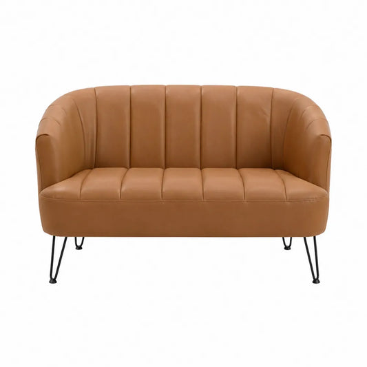 Divano in pelle sintetica marrone con gambe in metallo nero